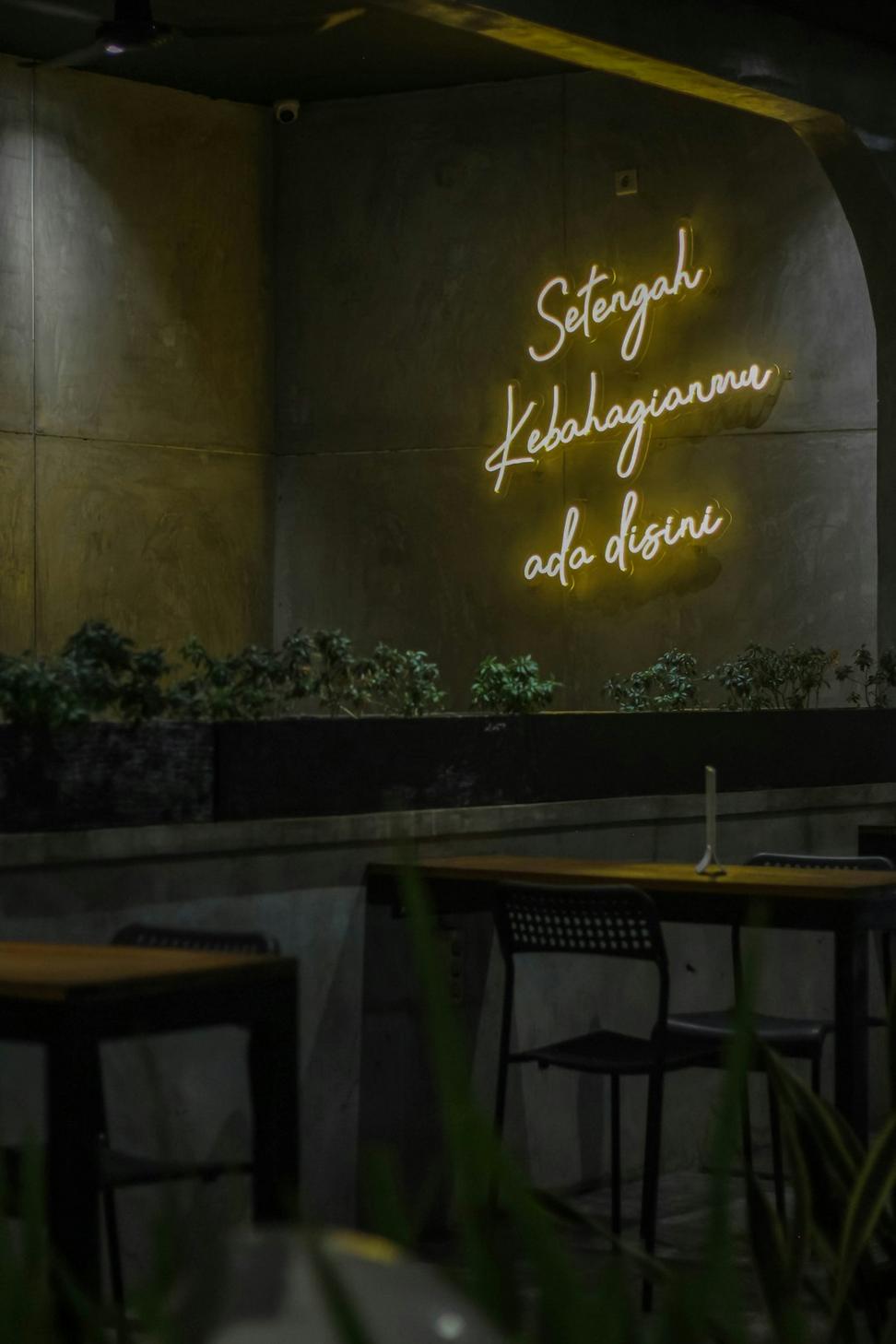Farm-to-Table Bistro